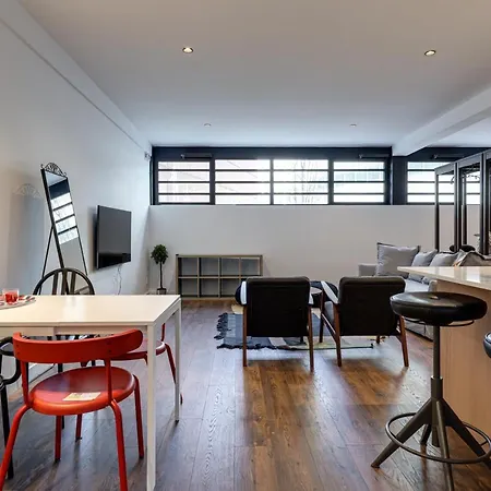 Lägenhet Luxury Loft With A Pool Barcelona